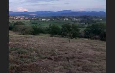 Imagem: O terreno possui 7.000m² de Área e está localizado em Caldeirão