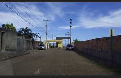 Imagem: A casa em condomínio possui 2 Dormitórios, 2 Banheiros, Acomodam