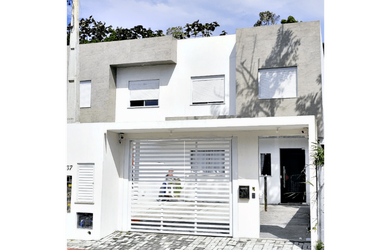 Imagem: O apartamento possui 3 Dormitórios, 1 Suíte, 3 Banheiros