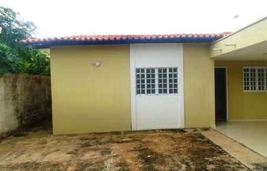 Imagem: A casa possui 3 Dormitórios, 1 Suíte, 1 Banheiro, 1 Vaga na