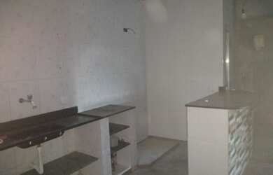 Imagem: A casa possui 3 Dormitórios, 1 Banheiro, 1 Vaga na garagem