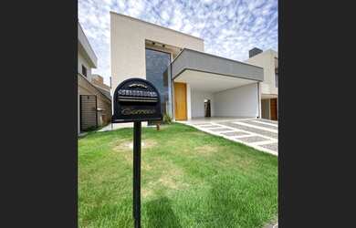 Imagem: A casa em condomínio possui 3 Dormitórios, 3 Suítes, 5 Banheiros