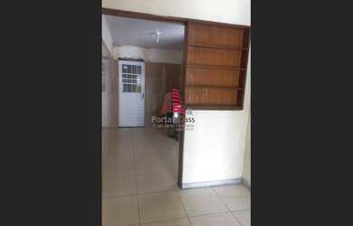 Imagem: A casa possui 2 Dormitórios, 1 Banheiro e está localizado