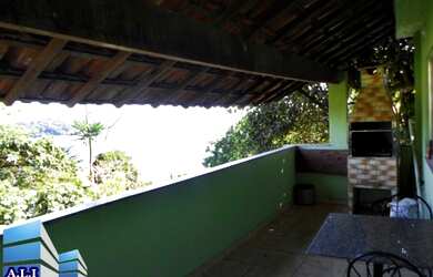 Imagem: A casa possui 2 Dormitórios, 1 Banheiro, Acomodam 6 pessoas