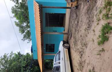 Imagem: A casa possui 2 Dormitórios, 1 Banheiro e 5 Vagas na garagem