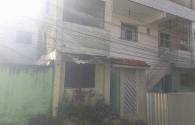 Imagem: A casa possui 3 Dormitórios, 1 Banheiro, Acomodam 4 pessoas