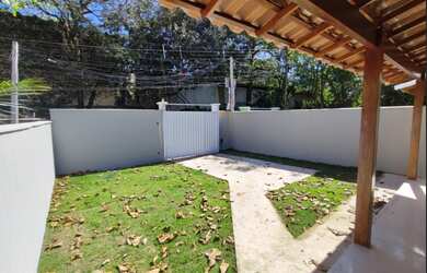 Imagem: A casa possui 2 Dormitórios, 1 Suíte, 2 Banheiros, 1 Vaga