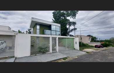 Imagem: A casa em condomínio possui 3 Dormitórios, 1 Suíte, 3 Banheiros