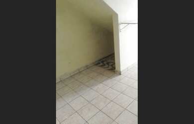 Imagem 3: Dormitório simples, térreo, banheiro e entrada independente, setor trad,...