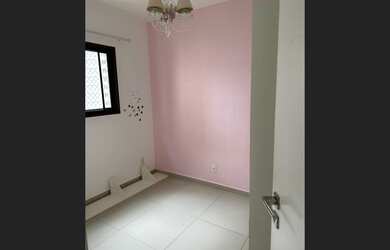 Imagem: O apartamento possui 3 Dormitórios, 1 Suíte, 1 Banheiro, 1