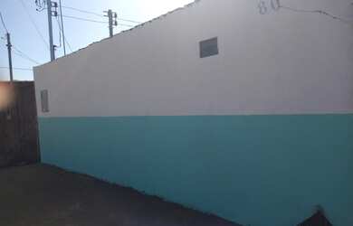 Imagem: A casa possui 2 Dormitórios, 1 Banheiro, Acomodam 4 pessoas