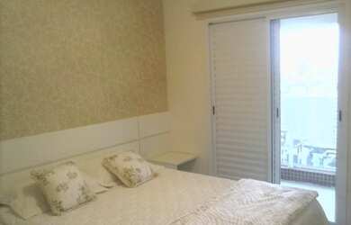 Imagem: O quarto possui 3 Dormitórios, 1 Suíte, 2 Banheiros, Acomodam