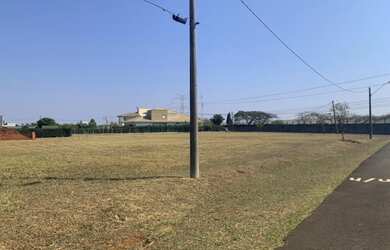 Imagem: O terreno possui 1.428m² de Área e está localizado em Salto