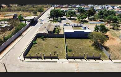 Imagem: O terreno possui 500m² de Área e está localizado em Vicente