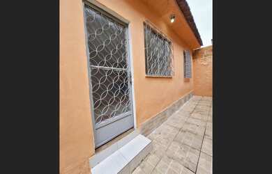 Imagem: A casa possui 2 Dormitórios, 1 Banheiro, Direto com o proprietário