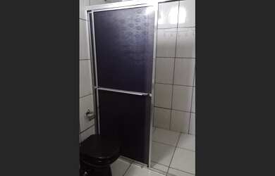 Imagem: A casa possui 2 Dormitórios, 1 Suíte, 2 Banheiros, 3 Vagas