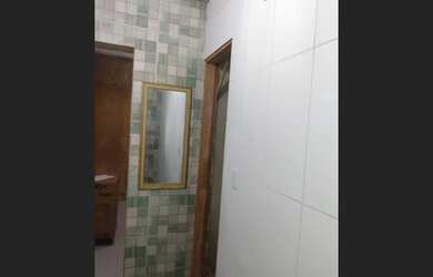 Imagem: A casa possui 2 Dormitórios, 2 Suítes, 2 Banheiros, Acomodam