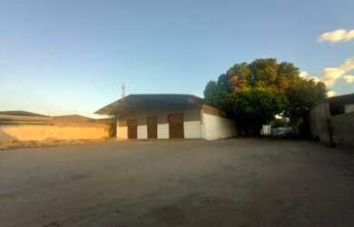 Imagem: O depósito possui 6 Banheiros, 6 Vagas na garagem, 3952m²