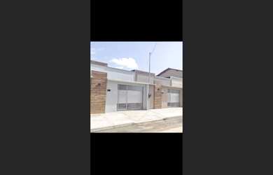 Imagem: A casa possui 3 Dormitórios, 1 Suíte, 1 Banheiro, 1 Vaga na