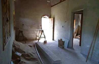 Imagem: A casa possui 2 Dormitórios, 1 Banheiro, Acomodam 4 pessoas