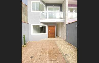 Imagem: A casa possui 3 Dormitórios, 1 Suíte, 3 Banheiros, 1 Vaga