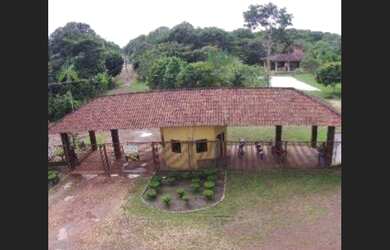 Imagem: O terreno possui 1 Banheiro e está localizado em Benevides