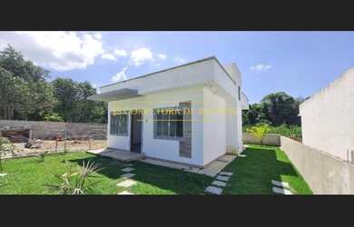 Imagem: A casa possui 2 Dormitórios, 1 Banheiro, Acomodam 4 pessoas