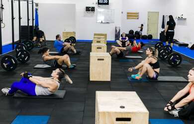 Imagem: A sala comercial possui 3 Banheiros, Acomodam 5 pessoas, 3 Vagas