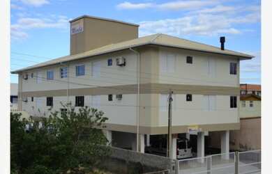 Imagem: O apartamento possui 1 Dormitório, 1 Suíte, 1 Banheiro, Acomodam