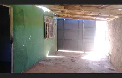 Imagem: A casae possui Acomodam 4 pessoas, 60-0m² de Área, Direto