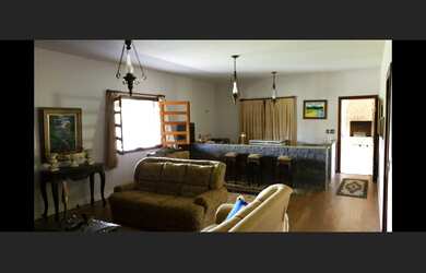 Imagem: A fazenda está localizado em Resende Costa, MG à venda por