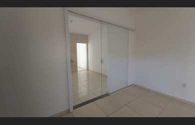 Imagem: O apartamento possui 2 Dormitórios, 1 Suíte, 2 Banheiros