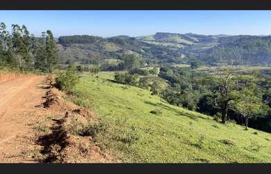 Imagem 8: Fazenda de 71 há em São Tiago MG