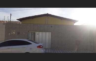 Imagem: A casa possui 2 Dormitórios, 1 Suíte, 1 Banheiro, 1 Vaga na