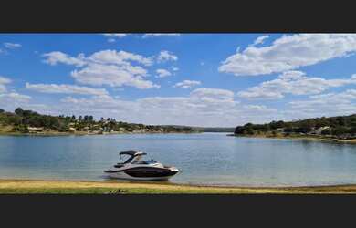 Imagem: A fazenda possui 5 Dormitórios, 1 Suíte, 2 Banheiros, Acomodam