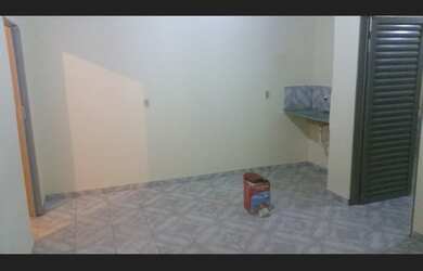 Imagem: A kitnet possui 2 Dormitórios, 1 Banheiro, Acomodam 3 pessoas