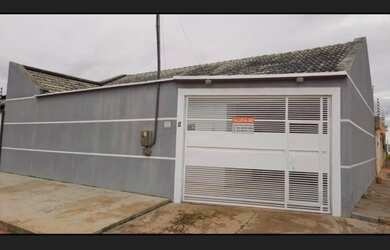 Imagem: A casa possui 2 Dormitórios, 1 Suíte, 2 Banheiros, 1 Vaga