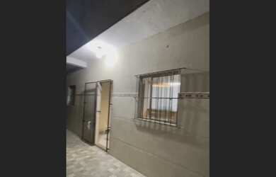 Imagem: A casa possui 2 Dormitórios, 1 Banheiro, 75m² de Área, Imóvel