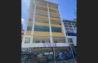 Imagem: O apartamento possui 10 Dormitórios, 1 Suíte, 1 Banheiro