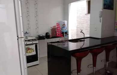 Imagem: A casa em condomínio possui 3 Dormitórios, 1 Suíte, 2 Banheiros