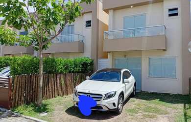 Imagem: A casa em condomínio possui 2 Suítes, 2 Vagas na garagem