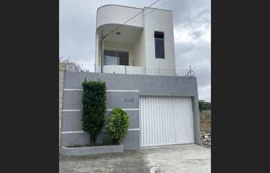 Imagem: A casa para alugar possui 3 Dormitórios, 2 Suítes, 3 Banheiros