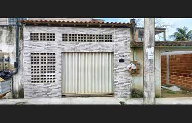 Imagem: A casa possui 2 Dormitórios, 1 Suíte, 2 Banheiros e 1 Vaga