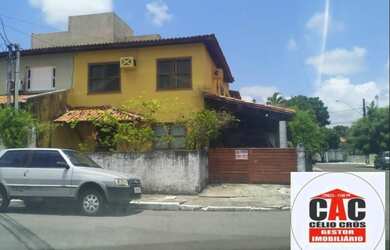 Imagem: A casa em condomínio possui 3 Dormitórios, 2 Suítes, 2 Banheiros