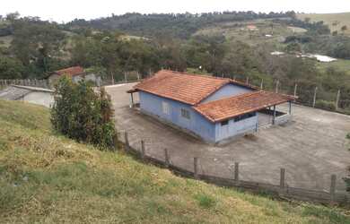 Imagem: A fazenda possui 3 Dormitórios, 12.100m² de Área e está