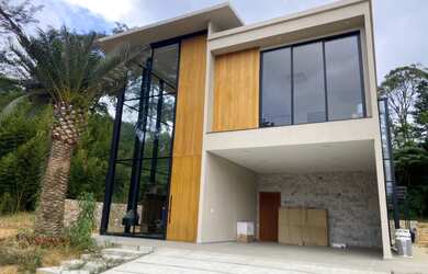 Imagem: O empreendimento possui 270m² de Área, 330m² de Área Privada