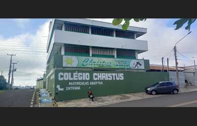 Imagem: A sala comercial possui 18 Dormitórios, 5 Suítes, 4 Banheiros