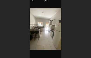 Imagem: A casa possui 2 Dormitórios, 1 Banheiro, Acomodam 4 pessoas