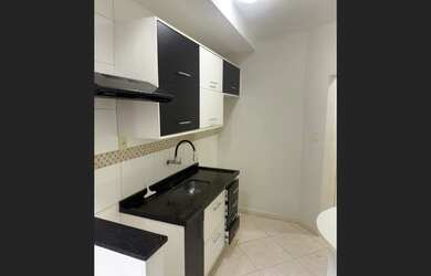 Imagem: O apartamento possui 2 Dormitórios, 1 Suíte, 2 Banheiros