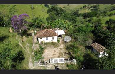Imagem: A fazenda está localizado em Oliveira, MG à venda por